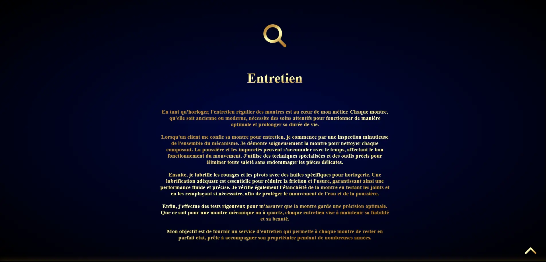 Page d'un service avec texte doré sur velours bleu